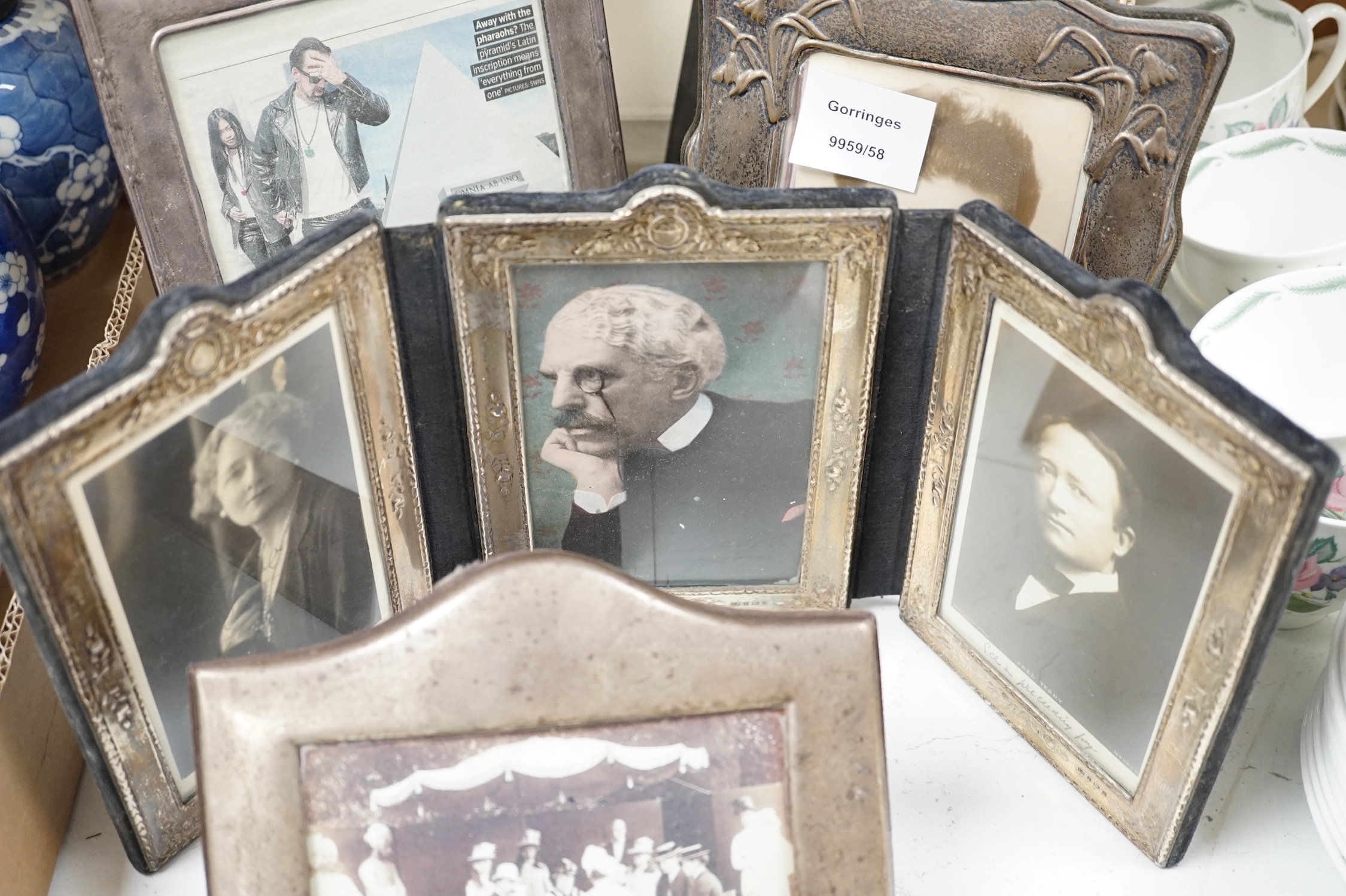 Autographs of classic actors: silver-framed Ivor Novello signed postcard, Noel Coward letter, John Gielgud signed photograph, silver-framed Fred Terry, Mabel Terry-Lewis and Squire Bancroft (six frames)